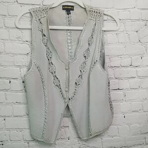 Covona womens Light Gray 2 Button Leather vest w/crochet trim Size Large EUC
